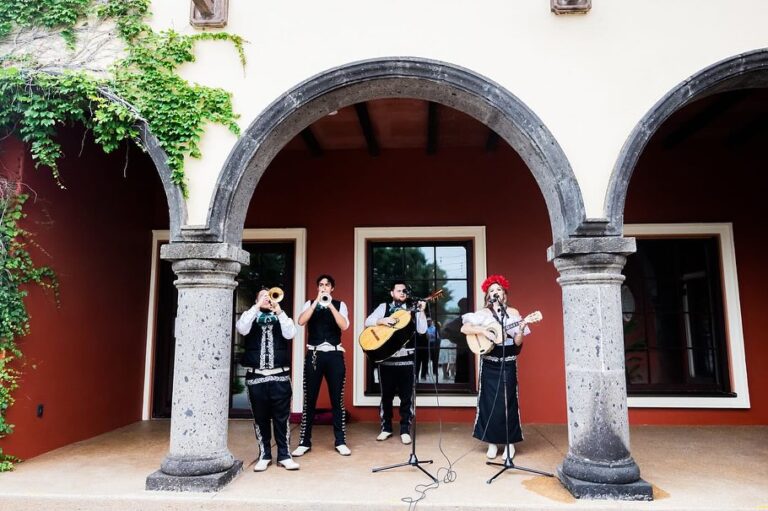 Mariachi Oasis 768x511