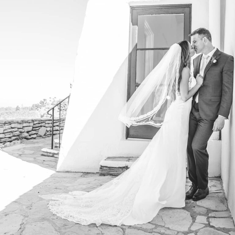 officiant girl 1 768x768