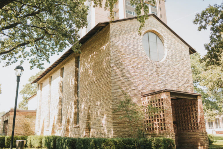 Little Chapel in the Woods1 1 768x512