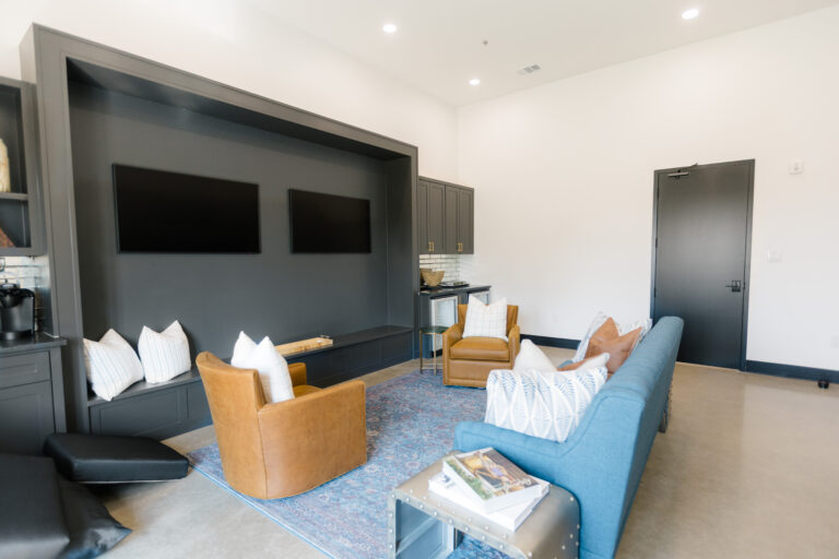 Fort Worth Modern Groom Suite Wedding Venue 768x512